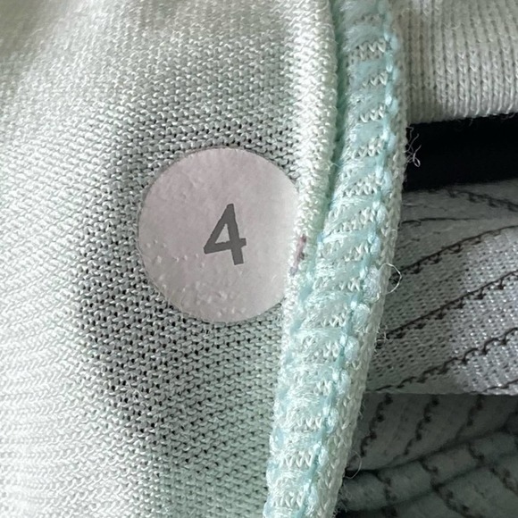 Lululemon Run: Back On Track Tank Mint Moment/Classic Stripe Mint Moment Size 4 - Picture 8 of 9